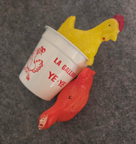 Eierbecher kunststoff huhn - eierbecher,